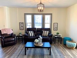 Classic House | Living area | 50-inch TV with cable channels