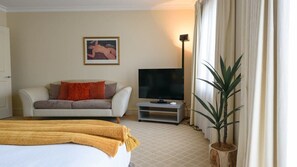 1 bedroom, desk, iron/ironing board, WiFi