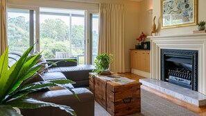 TV, fireplace, offices - Lakeside Suite 3 + Lakeside Retreat + Spa Bath (Daylesford)