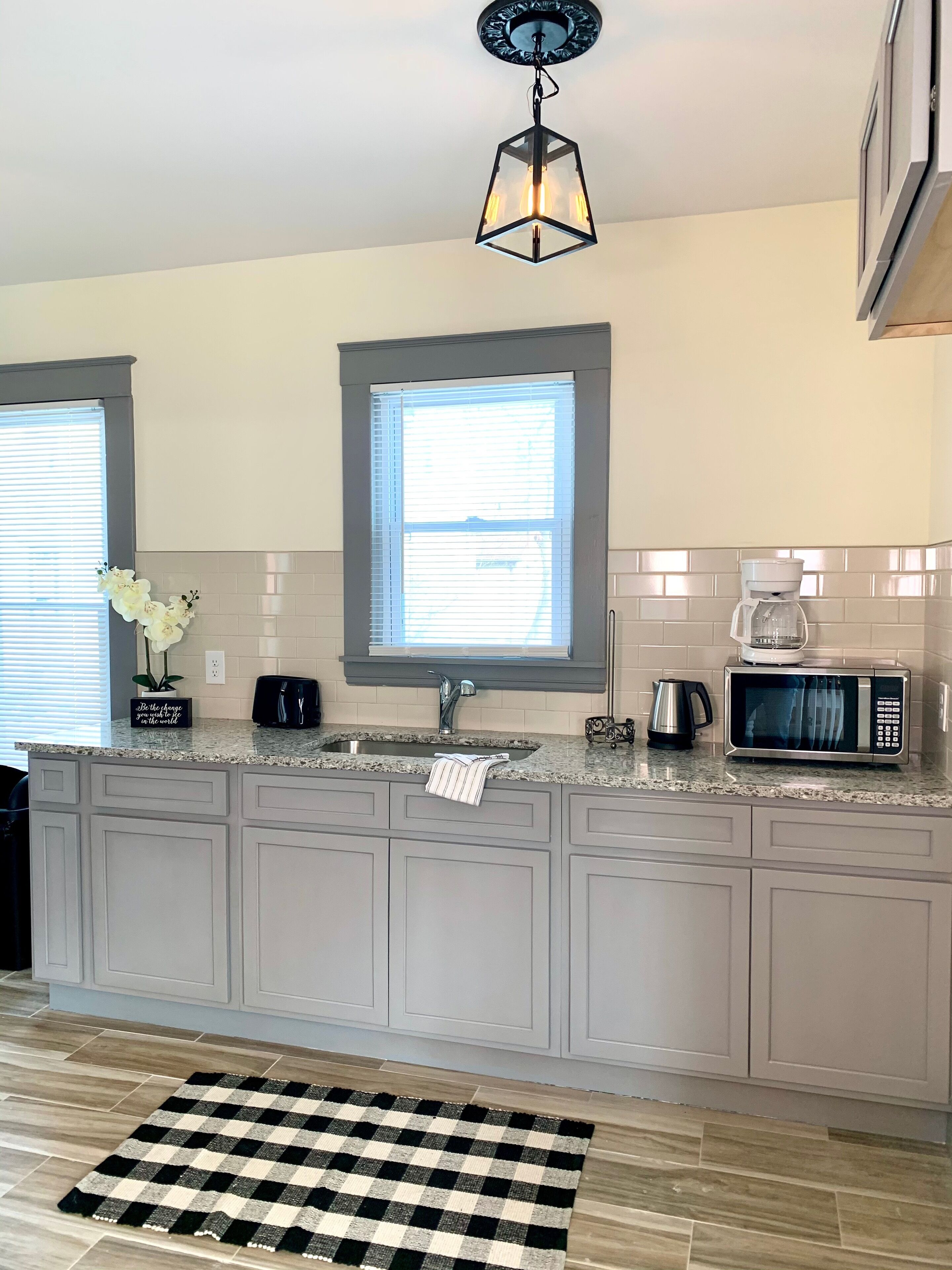 Deluxe House | Private kitchen | Fridge, microwave, oven, coffee/tea maker