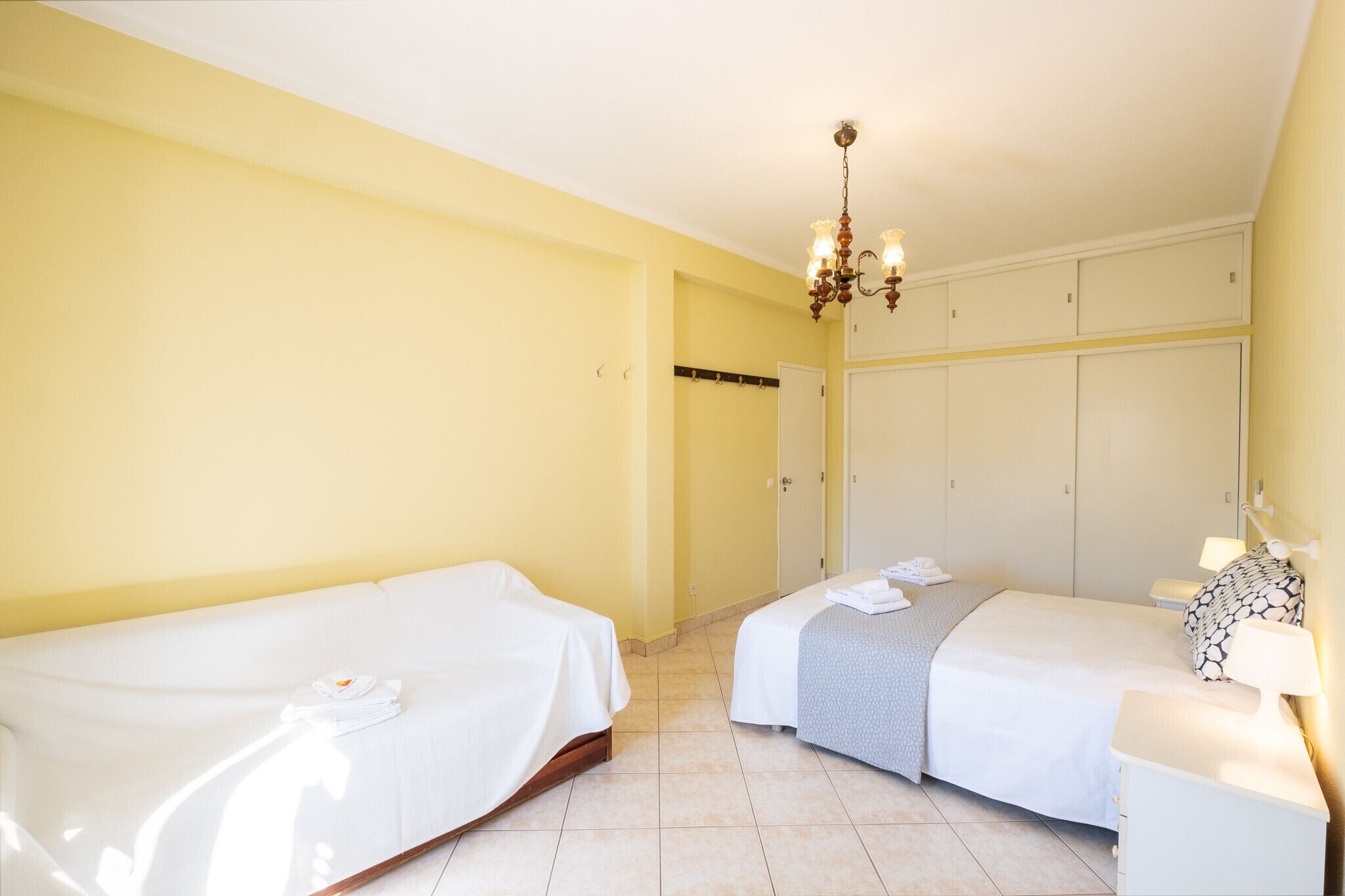1 chambre, fer et planche à repasser, Wi-Fi gratuit