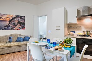 Apartment | Private kitchen | Full-size fridge, oven, stovetop, electric kettle - Loving Times Apartment (Sorrento)