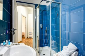 Apartment | Bathroom - Loving Times Apartment (Sorrento)