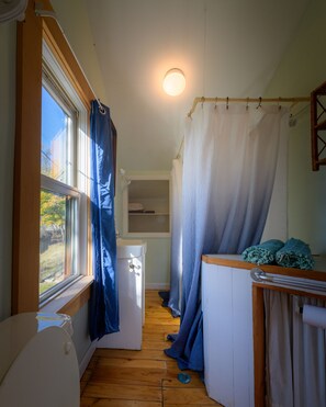 Bathroom - Acadia Chickadee's Nest (Southwest Harbor)