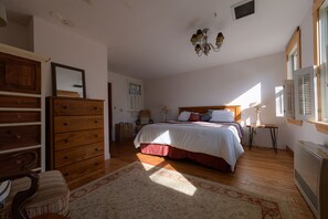 3 bedrooms, WiFi - Acadia Chickadee's Nest (Southwest Harbor)