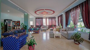 Bar (on property) - Divo Palace Hotel (Ksamil)