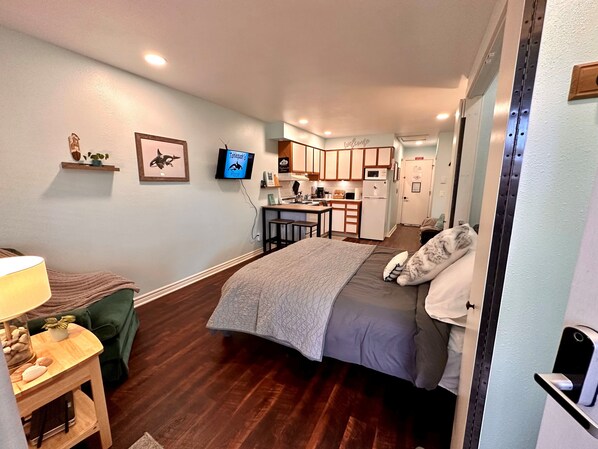 1 bedroom, iron/ironing board, free WiFi, bed sheets