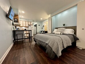 1 bedroom, iron/ironing board, free WiFi, bed sheets