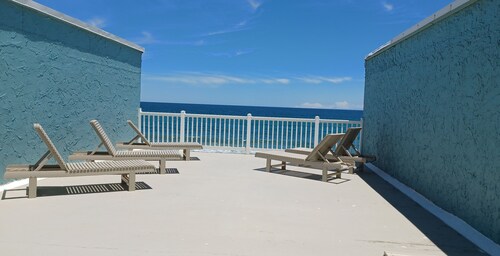 Oceanview Getaway at Same Song Twice! Condo 102