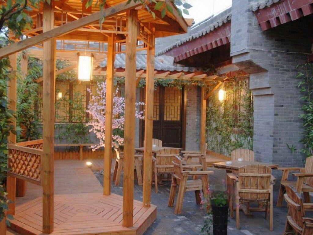 รับประทานอาหารกลางแจ้ง