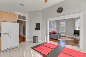 TV, fireplace, offices