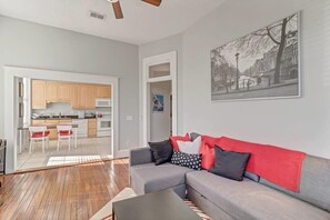 Unclassified image, 4 of 35, button - Bright & spacious apt - very pet friendly! (Jacksonville)