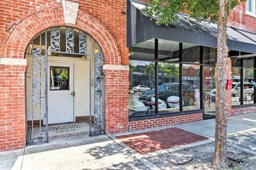Sunny & bright - cute 1 BR apt in historic SPR