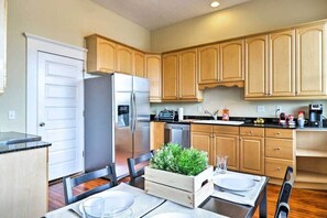 Unclassified image, 4 of 24, button