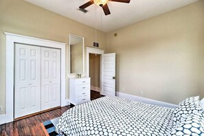 Unclassified image, 2 of 24, button