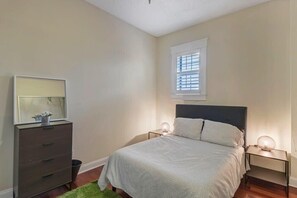 2 bedrooms, iron/ironing board, WiFi, bed sheets