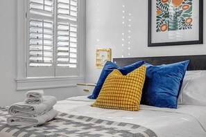 2 bedrooms, iron/ironing board, WiFi, bed sheets - Cozy SMB Themed Apt in the Heart of Historic SPR! (Jacksonville)