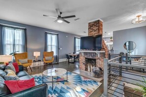 TV, fireplace, offices