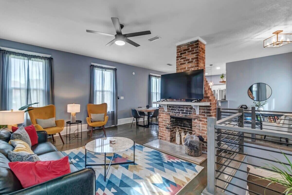 Spacious & Elegant - HUGE apt close to 3 breweries