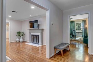 TV, fireplace, offices