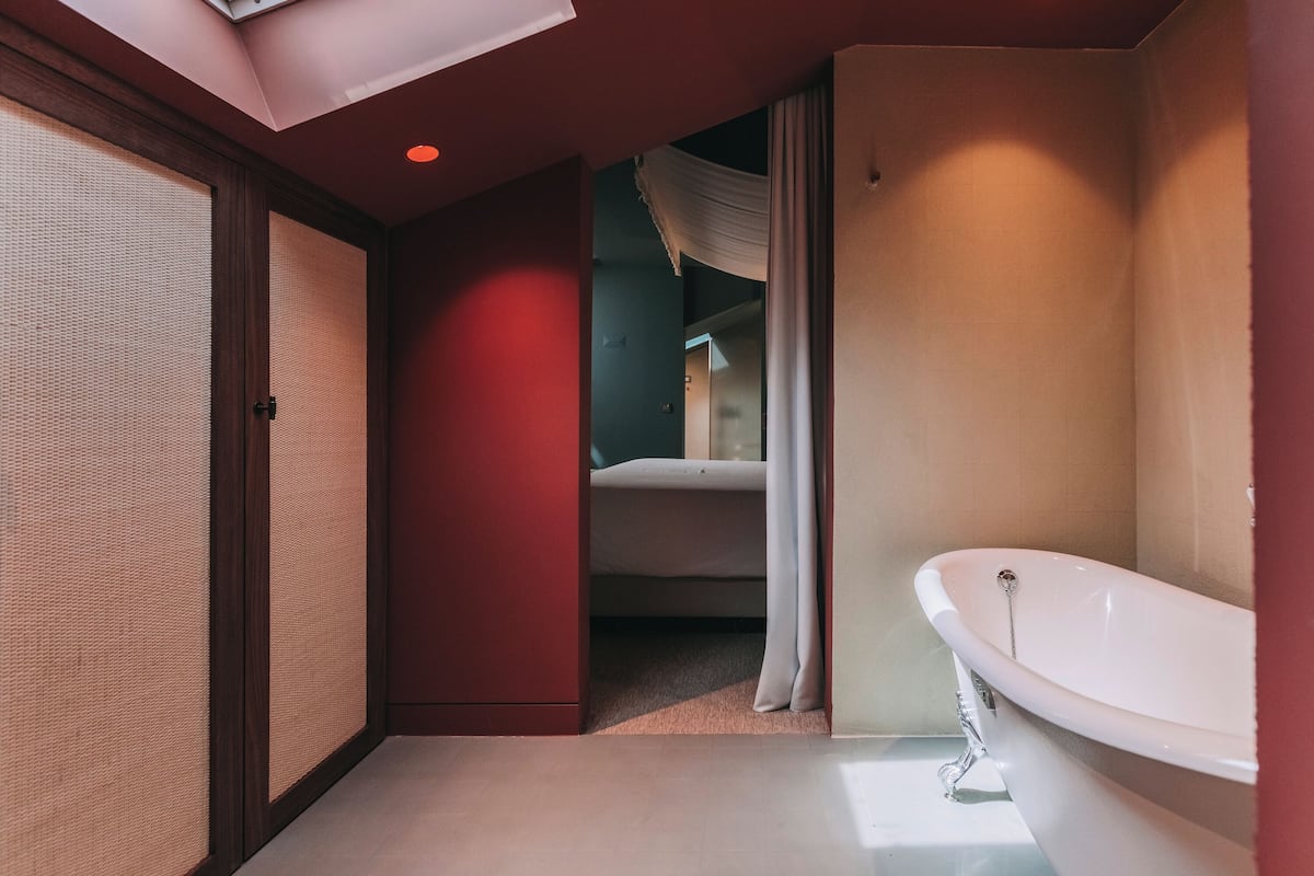 Suite Junior with Bathtub