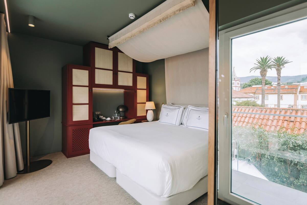 Executive Superior city View | In-room safe, blackout curtains, soundproofing, free WiFi