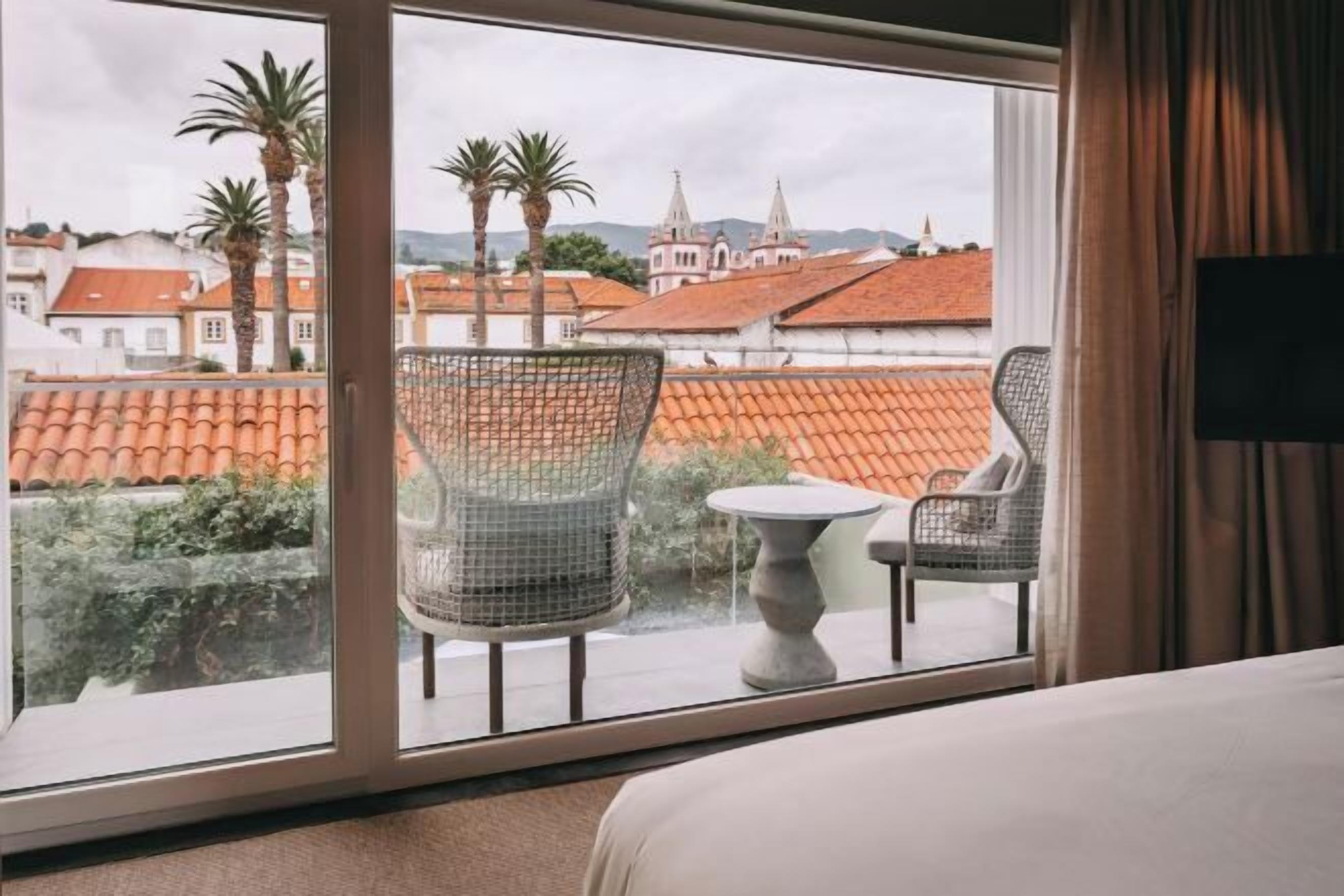 In-room safe, blackout curtains, soundproofing, free WiFi