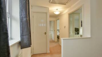 Apartemen | Area keluarga | TV layar datar