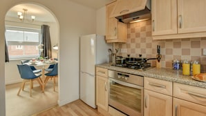 Apartment | Private kitchen | Fridge, microwave, oven, stovetop - Karah Suites - Duke St Bridgwater (Bridgwater)