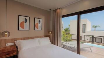 Comfort villa, 3 slaapkamers, uitzicht op resort (Balcony) | Zwembad | 5 buitenzwembaden, ligstoelen bij het zwembad