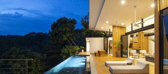 Luxury modern Villa North Santa Teresa Walk To Surf