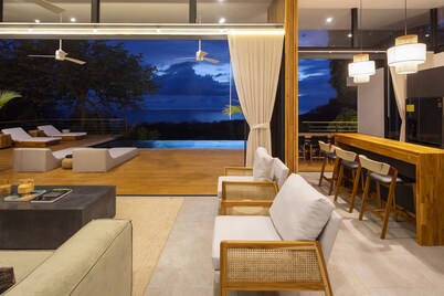 Luxury modern Villa North Santa Teresa Walk To Surf