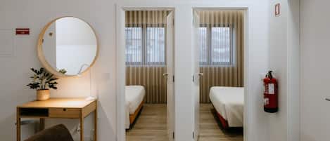 2 habitaciones, tabla de planchar con plancha, wifi y ropa de cama