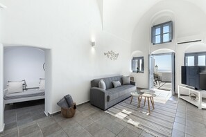 Two-Bedroom House with Caldera View | 1 bedroom, pillow-top beds, soundproofing, iron/ironing board