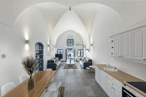 One-Bedroom House with Caldera View | Pillowtop beds, soundproofing, iron/ironing board, free WiFi - Caldera Senses (Santorini)