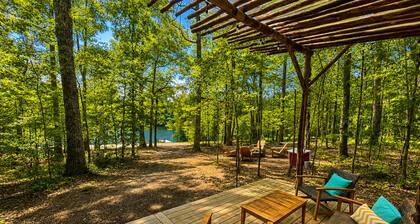 Lakefront Airstream - Farm Animals - Fish, Swim, Boat, Hike/Bike 5+Miles Trails