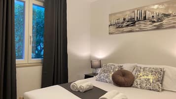 4 bedrooms, iron/ironing board, free WiFi, bed sheets