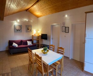 Interior - Holiday home Darko for 12pax in city center (Novalja)