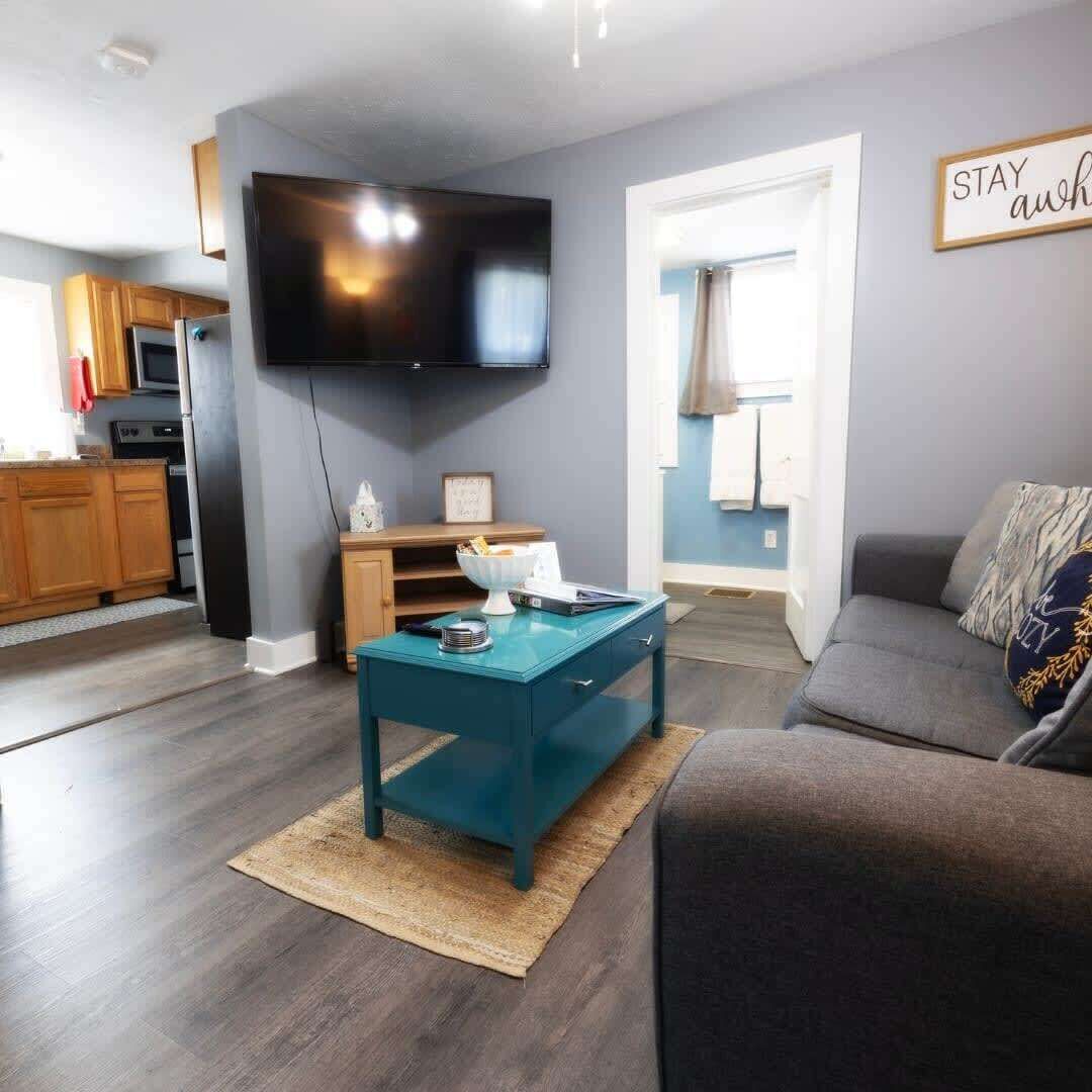 TV, Netflix, streaming services, offices