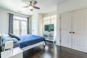 1 habitación, tabla de planchar con plancha, wifi gratis y ropa de cama 