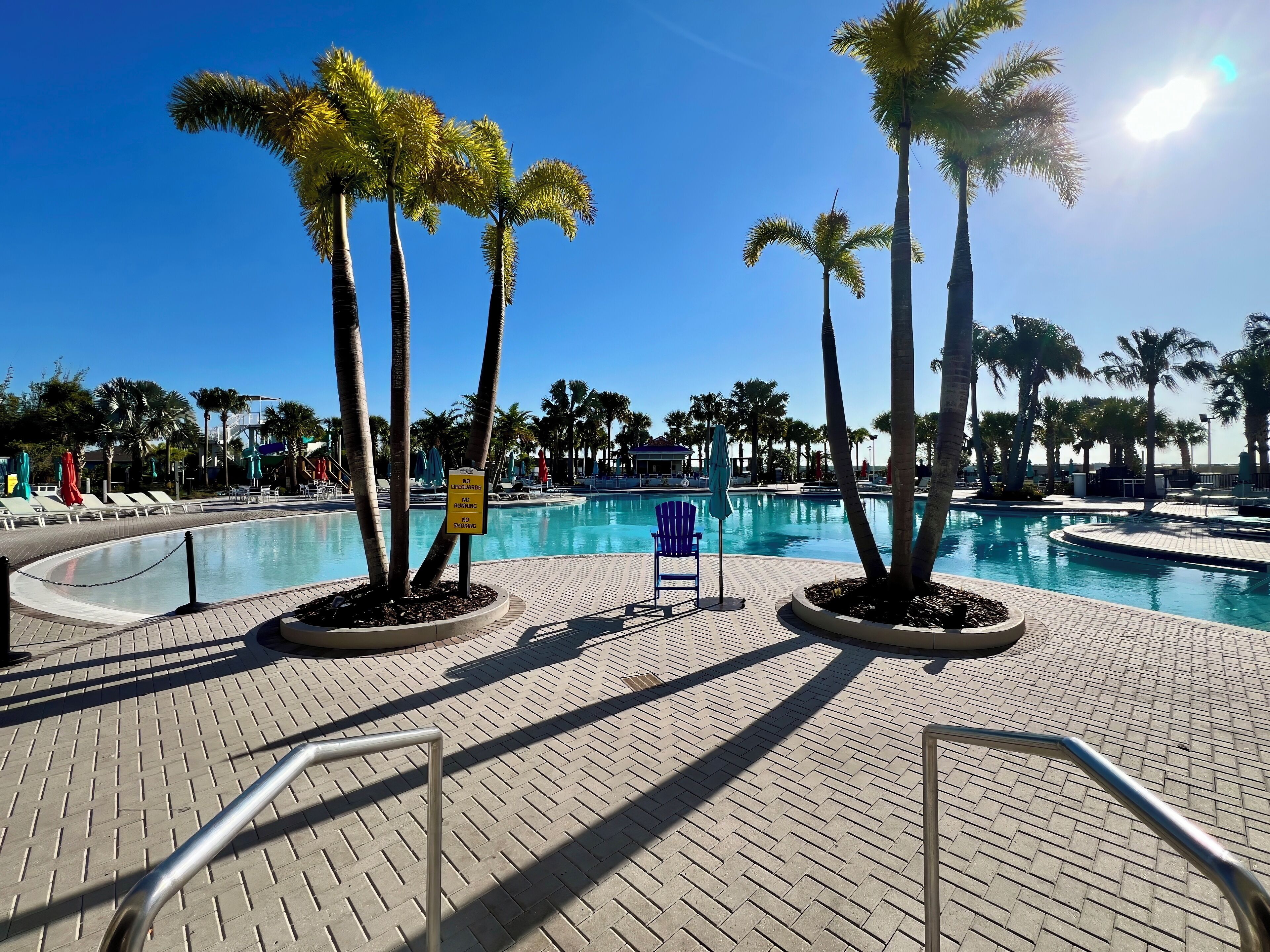 حمّام سباحة خارجي، حمّام سباحة مُدفَّأ