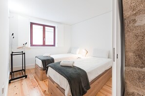 2 Schlafzimmer, Schreibtisch, Bügeleisen/Bügelbrett, Internetzugang