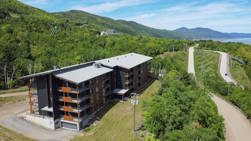 Les Caches de la Grande Pointe