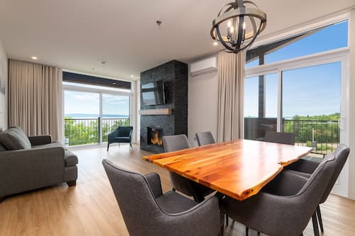 2 Bedroom Apartment, Top Floor, River View | Living area | 41-inch flat-screen TV with satellite channels, TV