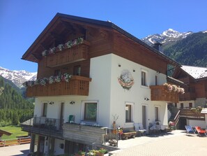 Esterni