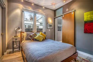 1 bedroom, iron/ironing board, WiFi, bed sheets - New Contemporary, Historical Unit from 5 Star Host (Salt Lake City)