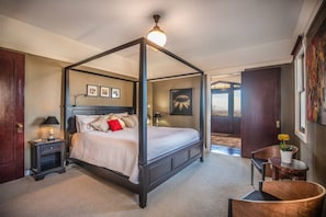 3 bedrooms, desk, iron/ironing board, WiFi