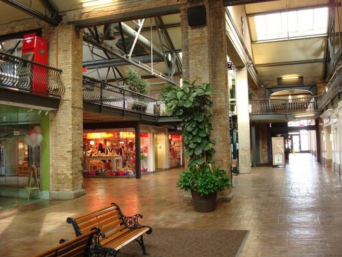 New distinctive historical  unit from 5 Star Host