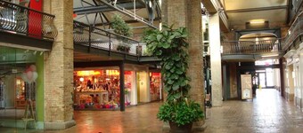 New distinctive historical  unit from 5 Star Host