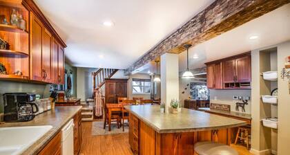Rustic & Peaceful Silver Fork Mountain Retreat